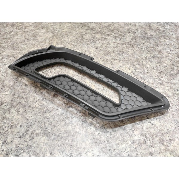 Grade Milha Direita Class E500 Coupê 2011 A 2017 A2078850453 Preto Direito