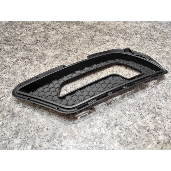 Grade Milha Esquerda Class E500 Coupê 2011 A  2017 Preto Esquerdo