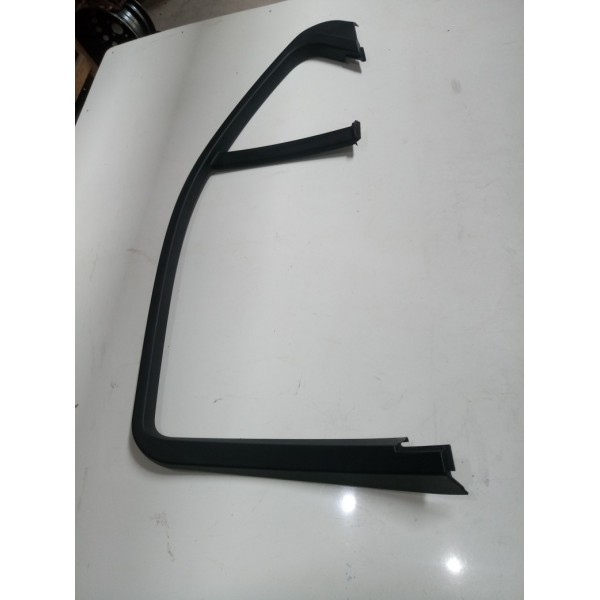 Moldura Arco Interno Porta Traseira Direita C180 2012