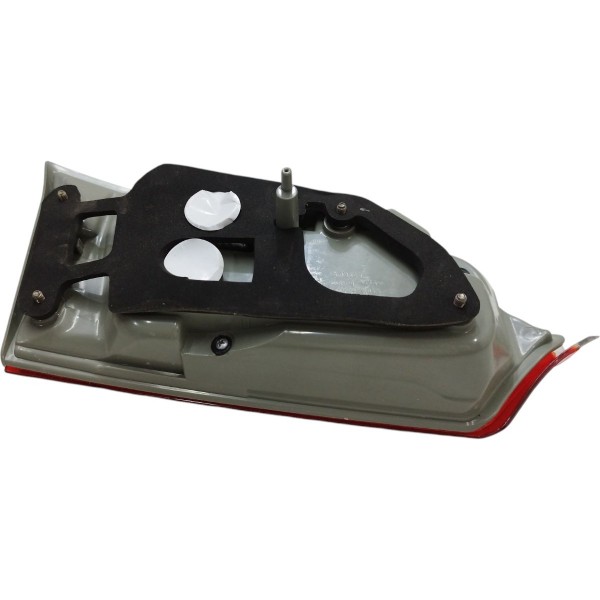 Lanterna Direita Tampa Toyota Corolla 2014 2015 2016 2017 Direito/passageiro Vermelho